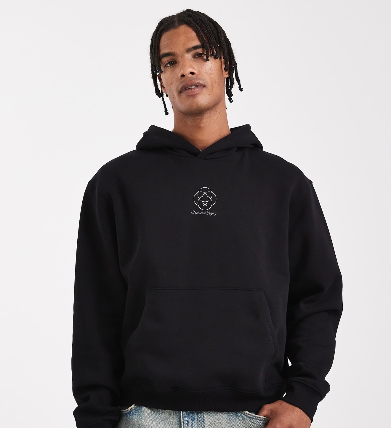 Kapuzenpullover in Schwarz mit Oversize-Passform